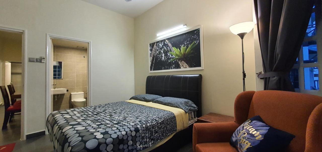 Gerard'S "Backpackers" Roomstay No Children Adults Only Cameron Highlands Exterior photo