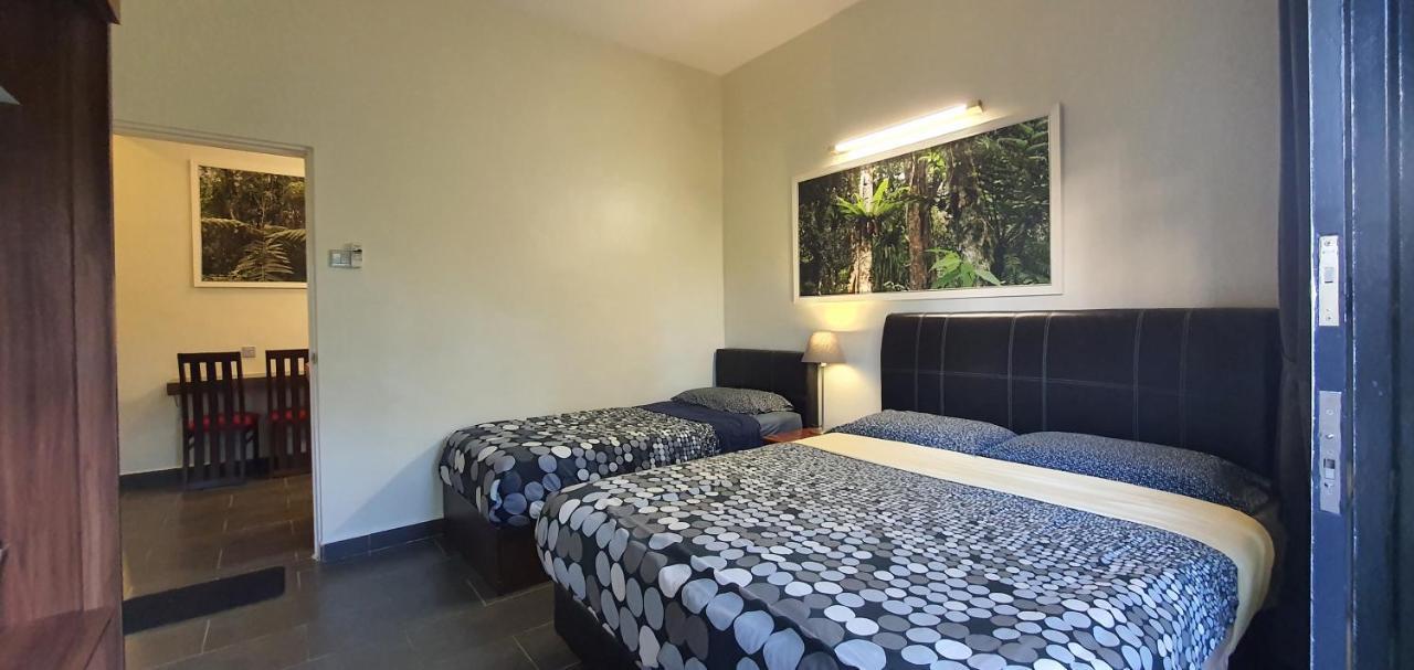 Gerard'S "Backpackers" Roomstay No Children Adults Only Cameron Highlands Exterior photo