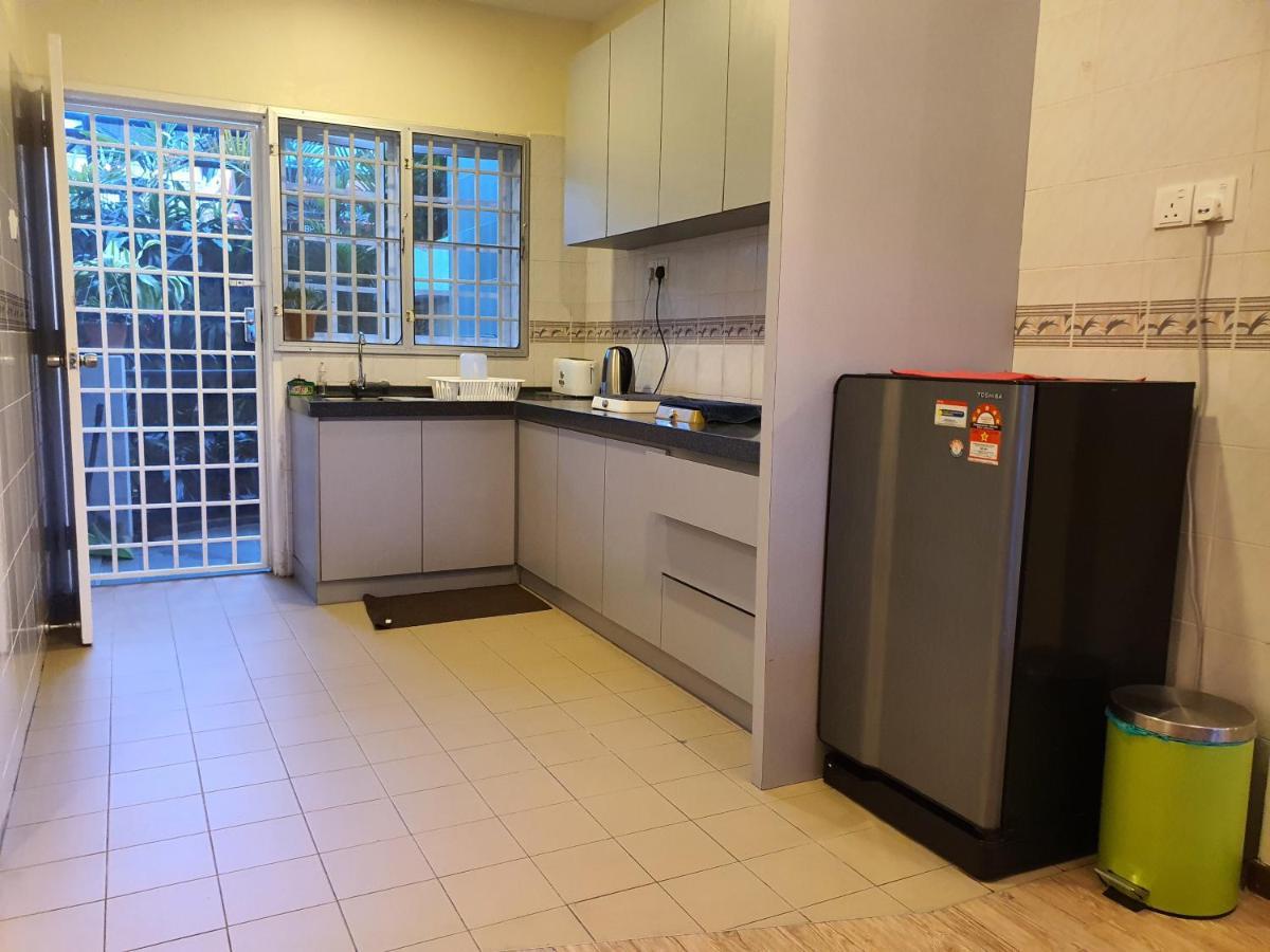 Gerard'S "Backpackers" Roomstay No Children Adults Only Cameron Highlands Exterior photo